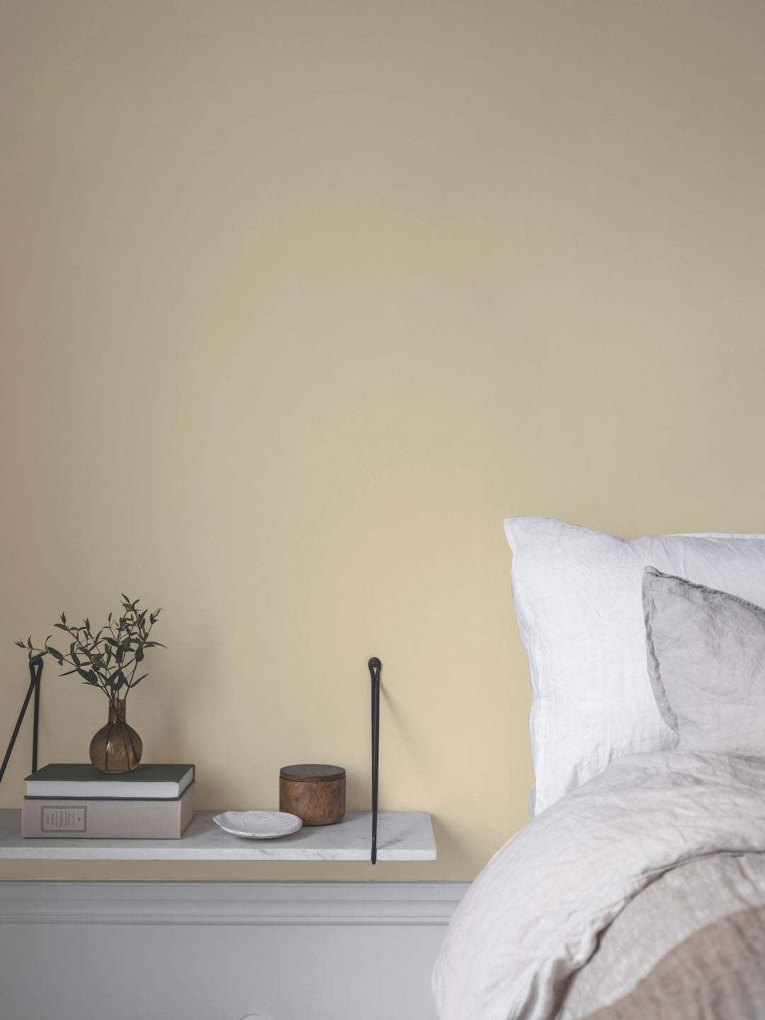 'Fläderblomma' NCS S 0510-Y10R