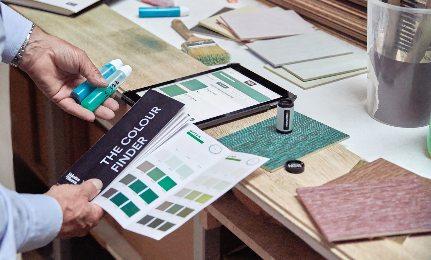 Naturally coloured veneer corresponds with NCS System